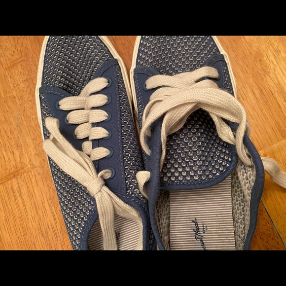 Universal Thread lace up sneakers very nice cute 9 - Picture 12 of 14